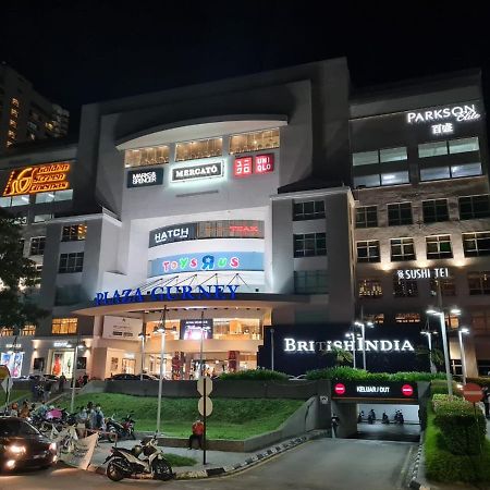 Mg Casa Inn - Mutiara Gurney George Town Esterno foto